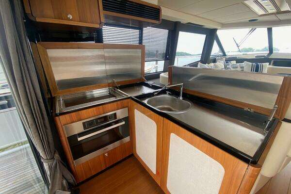 Azimut Magellano 50 Yacht For Sale