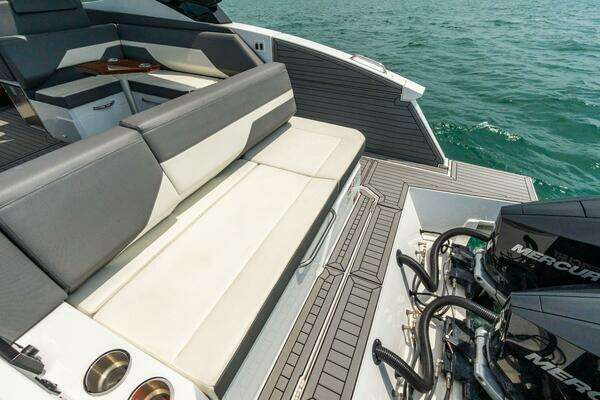 Cruisers Yachts  Yacht For Sale