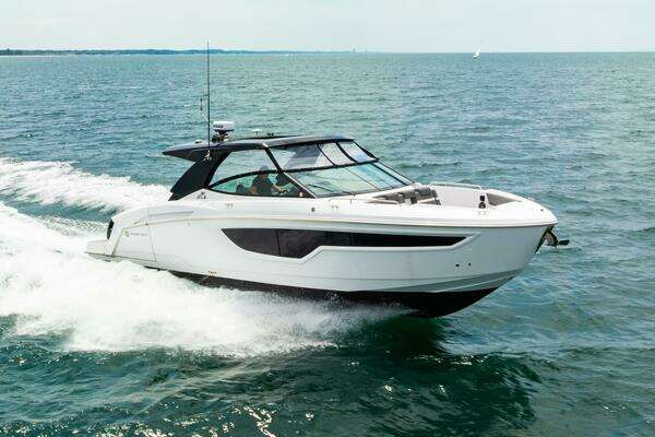Cruisers Yachts  Yacht For Sale
