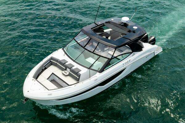 Cruisers Yachts  Yacht For Sale