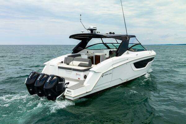 Cruisers Yachts  Yacht For Sale