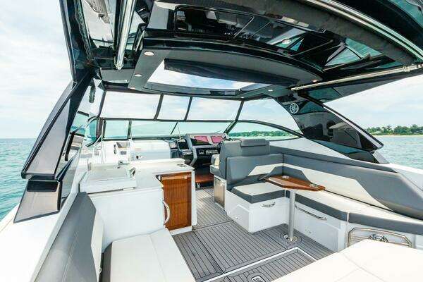 Cruisers Yachts  Yacht For Sale