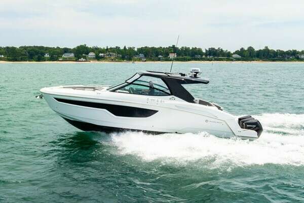 38' Cruisers Yachts
