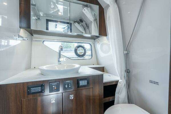 Cruisers Yachts  Yacht For Sale