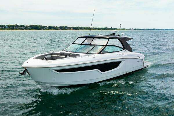 Cruisers Yachts  Yacht For Sale