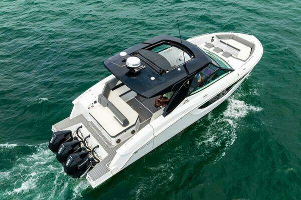 Cruisers Yachts  Yacht For Sale