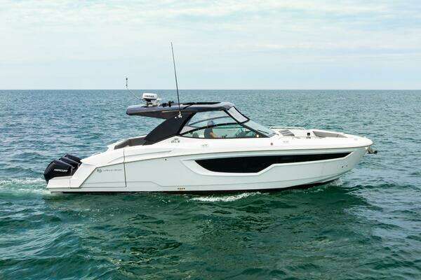 Cruisers Yachts  Yacht For Sale