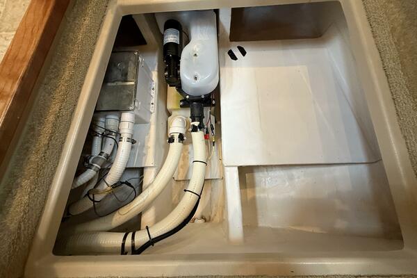 Houligan s Haven 37ft Cruisers Yacht For Sale