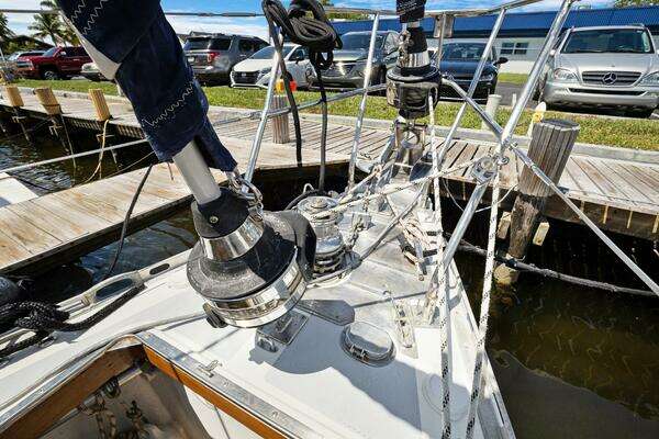 Photo of the 2004 Hylas 46 "Southern Cross"