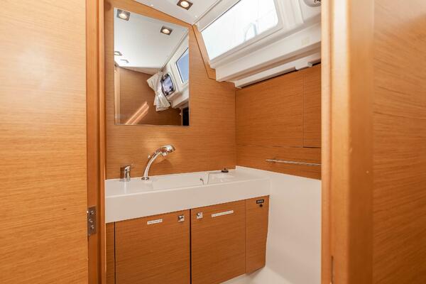 Victory 47ft Jeanneau Yacht For Sale