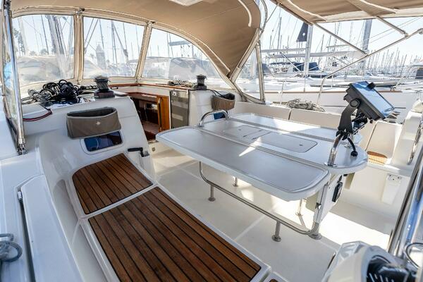 Victory 47ft Jeanneau Yacht For Sale