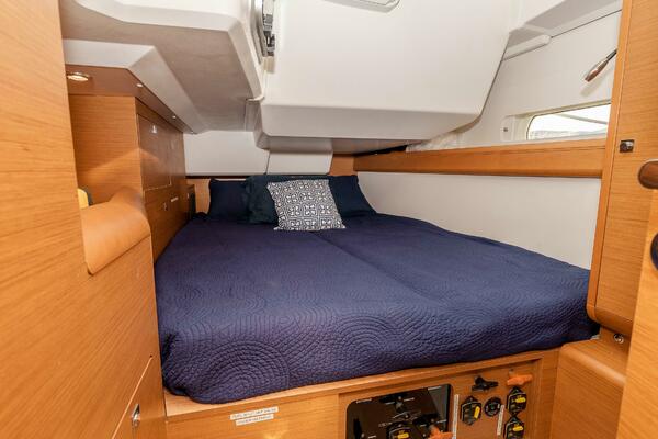 Victory 47ft Jeanneau Yacht For Sale