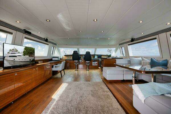 Horizon P110 Tri-Deck Yacht For Sale