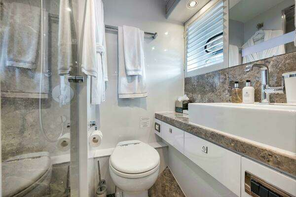 Horizon P110 Tri-Deck Yacht For Sale