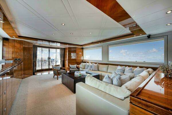 Horizon P110 Tri-Deck Yacht For Sale