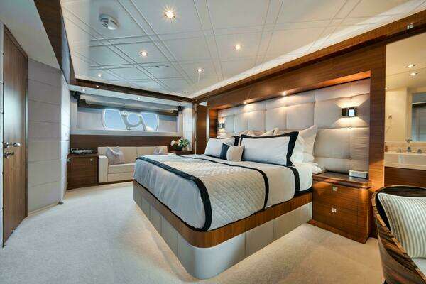 Horizon P110 Tri-Deck Yacht For Sale