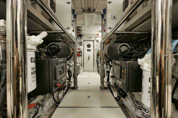 Horizon P110 Tri-Deck Yacht For Sale