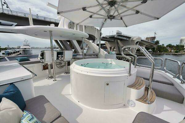 Horizon P110 Tri-Deck Yacht For Sale