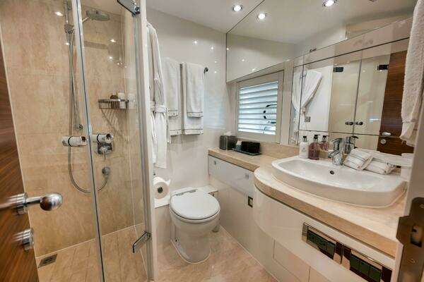 Horizon P110 Tri-Deck Yacht For Sale