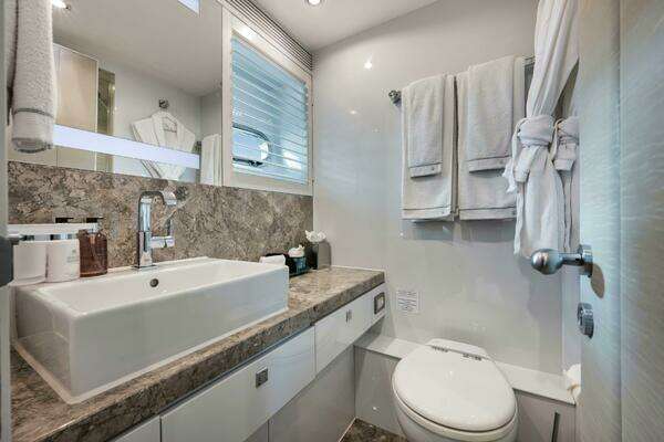 Horizon P110 Tri-Deck Yacht For Sale