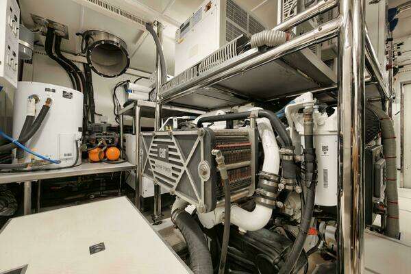 Horizon P110 Tri-Deck Yacht For Sale