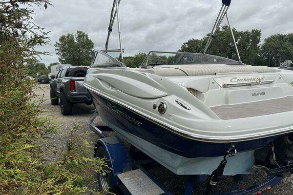 Photo of the 2014 Crownline 185 SS
