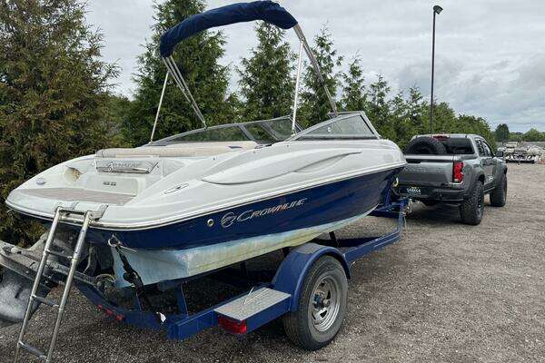 Photo of the 2014 Crownline 185 SS