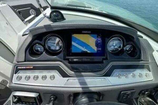 Photo of the 2023 Monterey 275SS