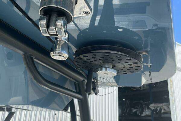 2023 Front Runner 33