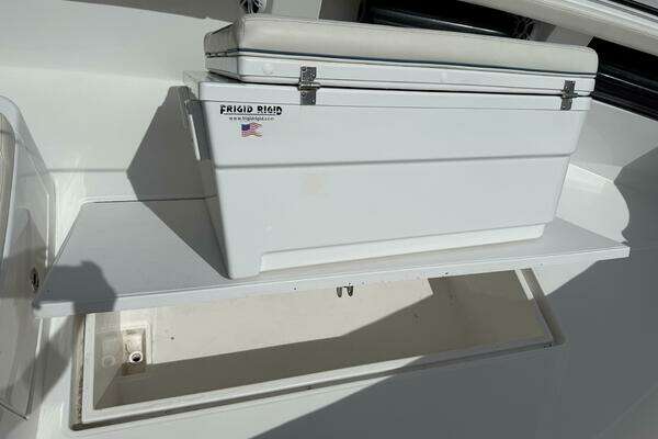 2023 Front Runner 33