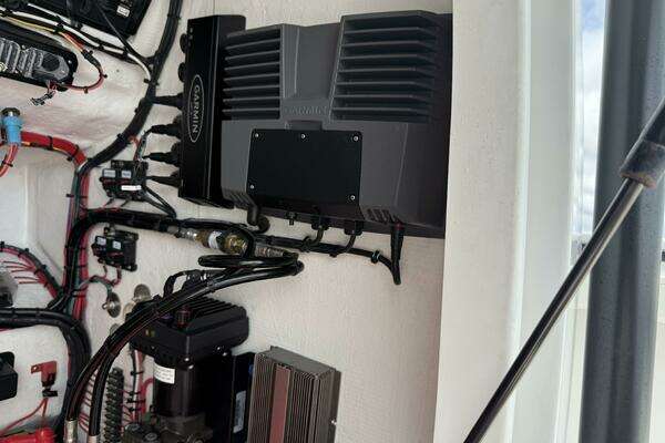 2023 Front Runner 33