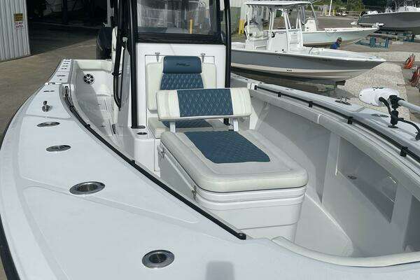 2023 Front Runner 33