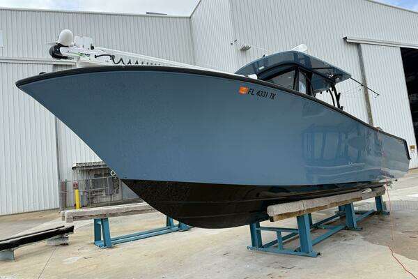 2023 Front Runner 33