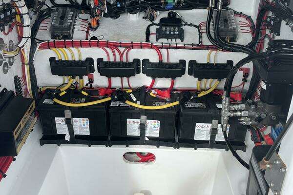 2023 Front Runner 33