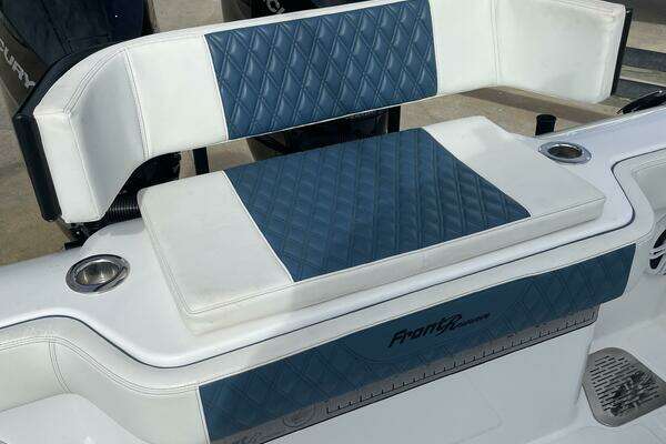 2023 Front Runner 33