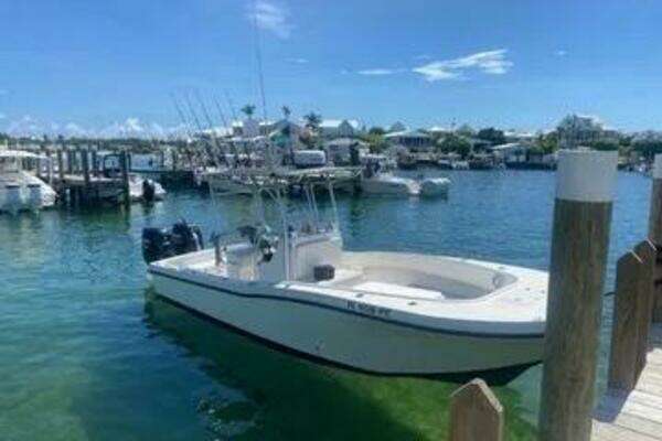 Photo of the 2011 Dusky 23'3