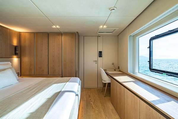 PETITE BELLE 100ft SUNREEF YACHTS Yacht For Sale
