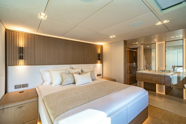 PETITE BELLE 100ft SUNREEF YACHTS Yacht For Sale