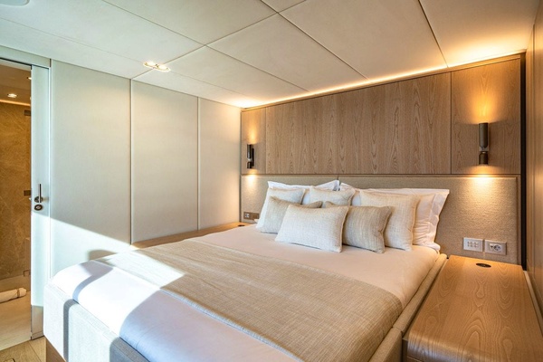 PETITE BELLE 100ft SUNREEF YACHTS Yacht For Sale