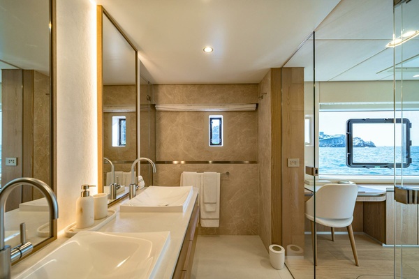 PETITE BELLE 100ft SUNREEF YACHTS Yacht For Sale