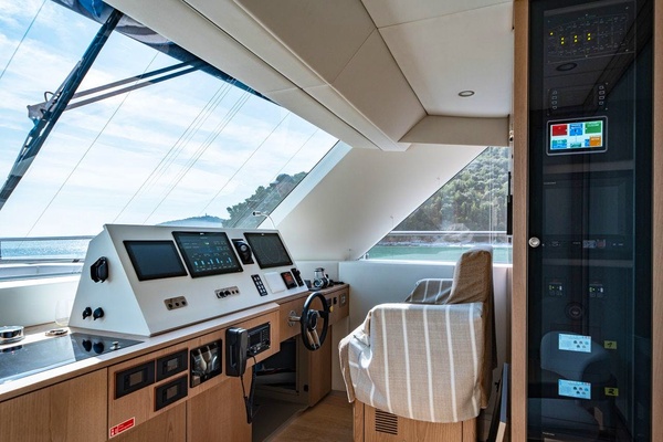 PETITE BELLE 100ft SUNREEF YACHTS Yacht For Sale