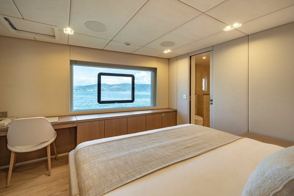 2025 SUNREEF YACHTS 100