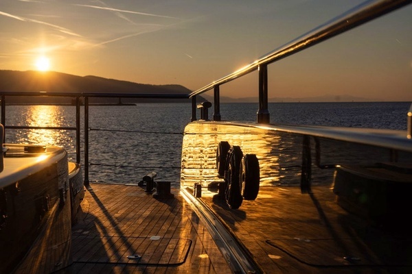 2025 SUNREEF YACHTS 100