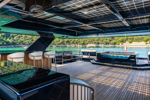PETITE BELLE 100ft SUNREEF YACHTS Yacht For Sale
