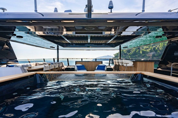 PETITE BELLE 100ft SUNREEF YACHTS Yacht For Sale