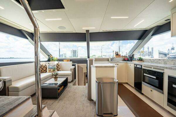 2021 Ocean Alexander 88