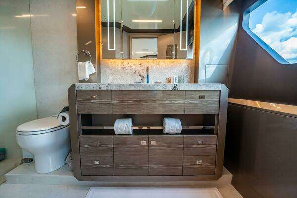 2021 Ocean Alexander 88