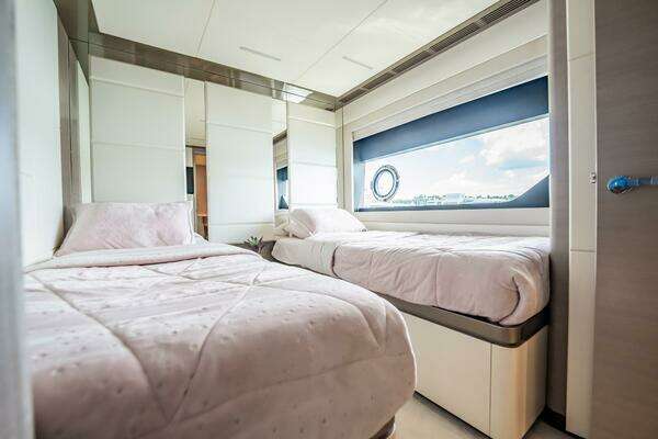 2021 Ocean Alexander 88