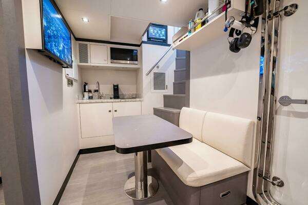 2021 Ocean Alexander 88