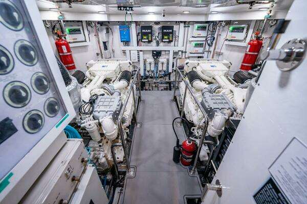 2021 Ocean Alexander 88